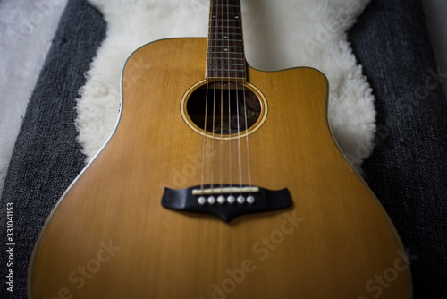 Acoustic guitar 01