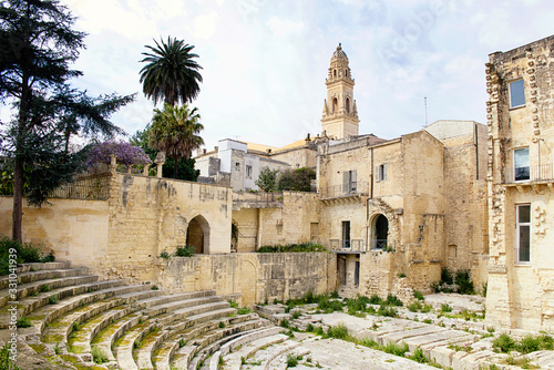Tableau sur toile Teatro romano escondido de Lecce, Puglia, Italia