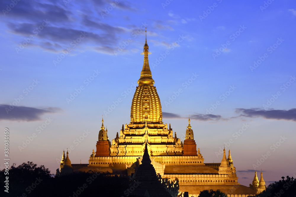 Fototapeta premium The Ananda Temple, located in Bagan, Myanmar is a Buddhist temple built in 1105 AD during the reign of King Kyanzittha of the Pagan Dynasty