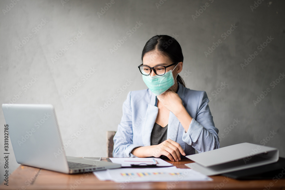 Business women wears a health mask Business women wears a health mask