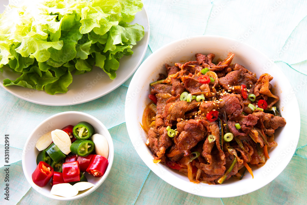 Stir fried with pork and vegetables sprinkle sesame seeds Stir fried with pork and vegetables sprinkle sesame seeds