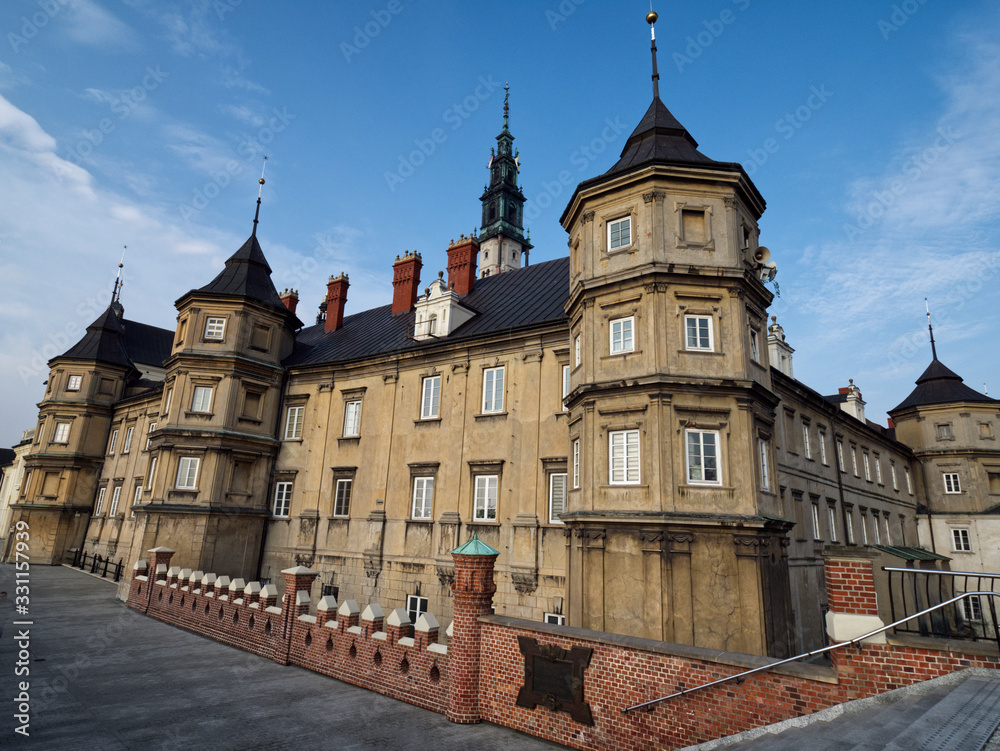 Fototapeta premium Budynki Klasztoru Jasnogórskiego miejsce kultu cudownego obrazu Maryi