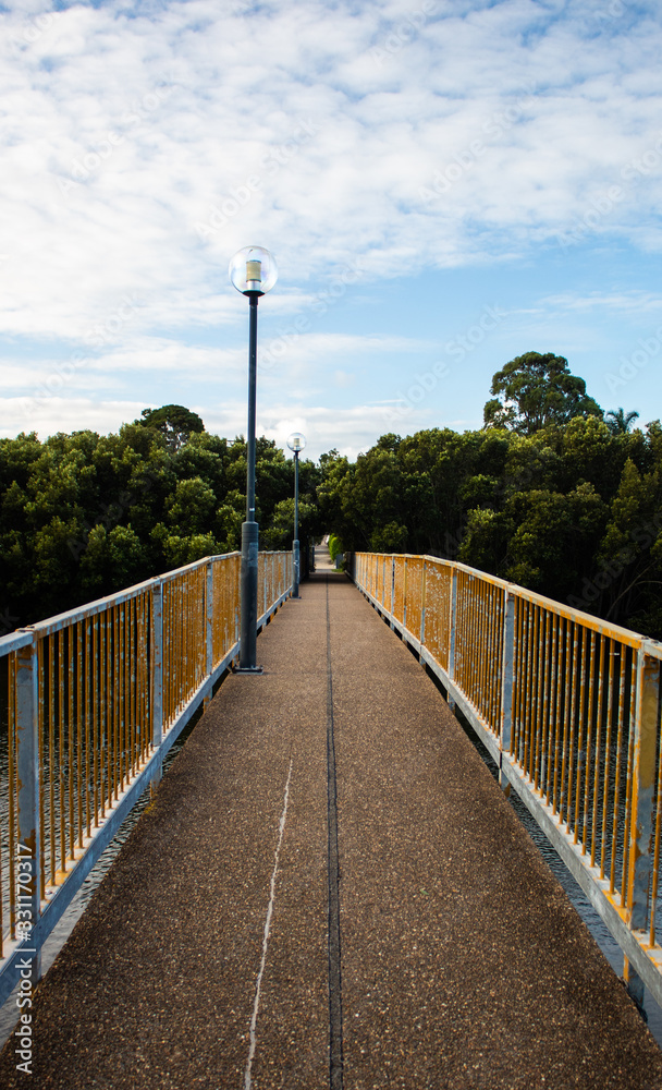 Obraz premium Lamp on the bridge