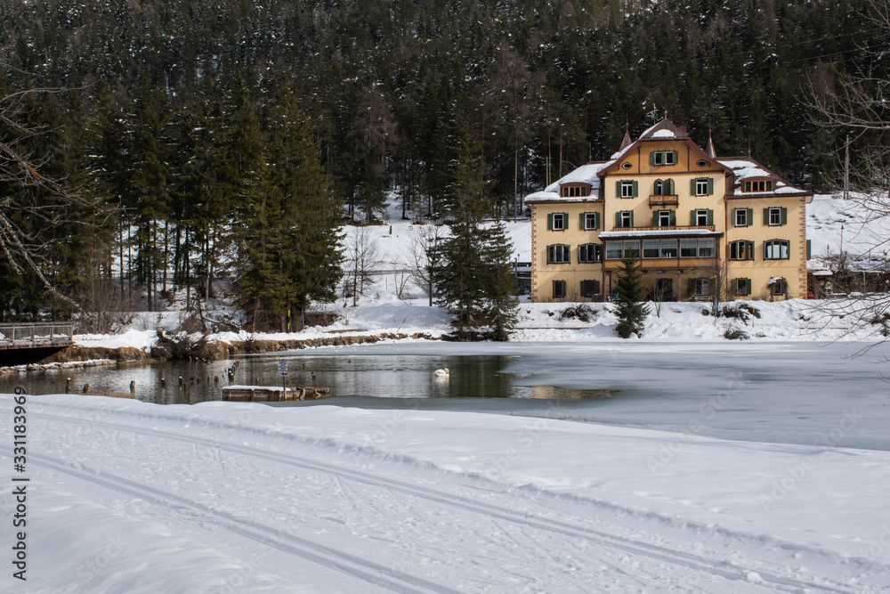 Fototapeta premium hotel on the lake