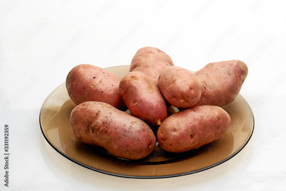 In a hundred grams of fresh potato contains twenty milligrams of vitamin C In a hundred grams of fresh potato contains twenty milligrams of vitamin C