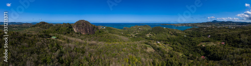 Vue aérienne panoramique du rocher Leclerc, au François en Martinique
