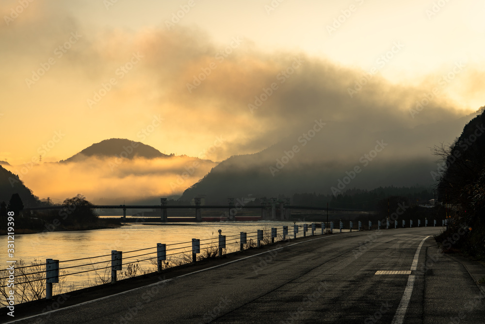 新潟県 阿賀野川沿いの風景