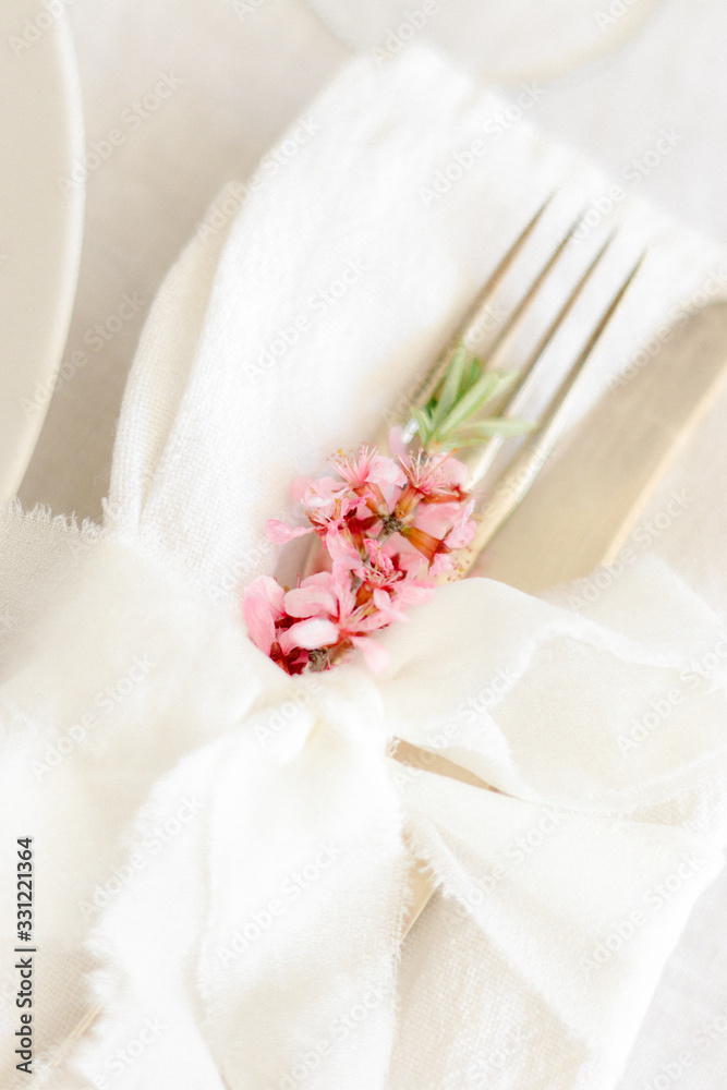 wedding table setting with flowers wedding table setting with flowers