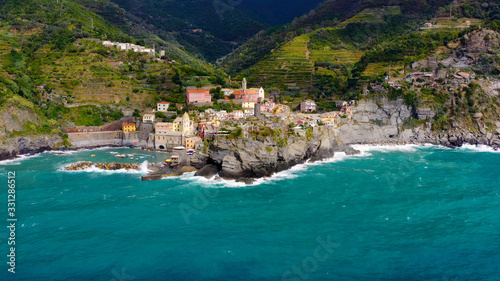 Houses on cliff in Vernazza village popular tourist destination in Cinque Terre National Park a UNESCO World Heritage Site, Vernazza, Liguria, Italy 