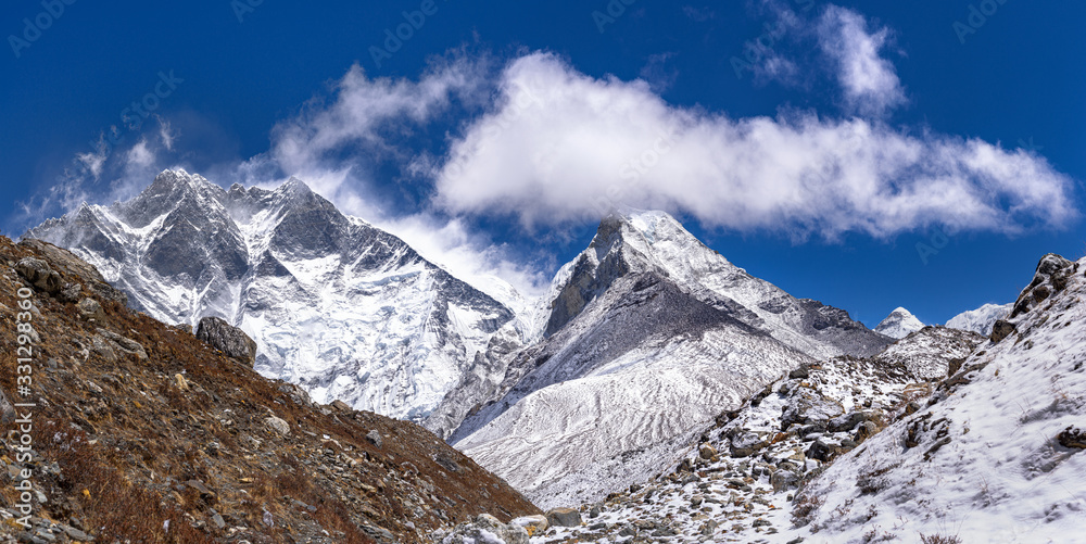 Obraz premium Mount Lhotse (8516m) and Island Peak (6189m) in Everest Region of Himalayas