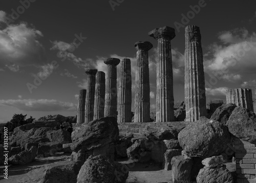 Obraz na płótnie Greek Temple in Sicily w salonie