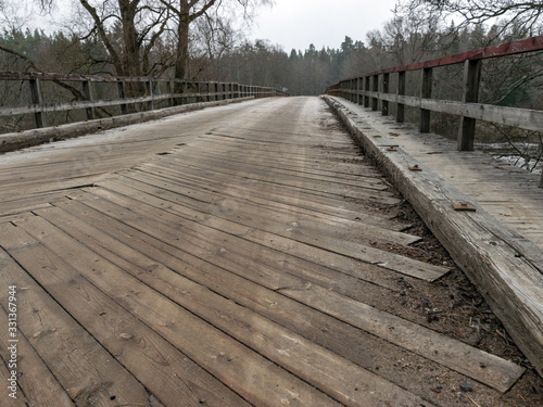 bridge, wooden plank floor © ANDA