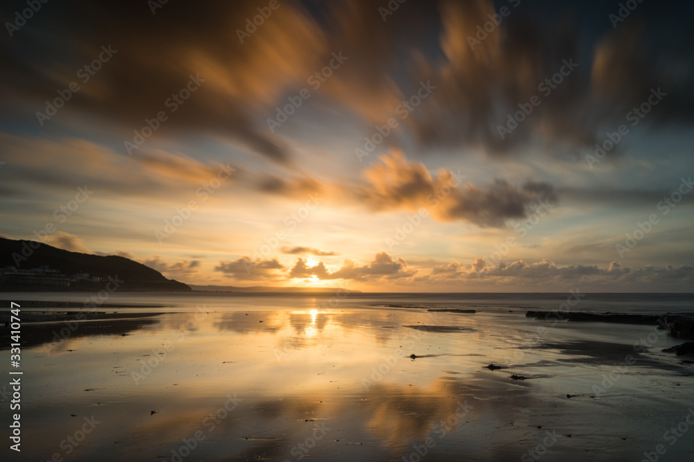 Obraz premium Westward Ho beach sunset