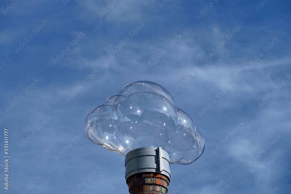 Bulles de verre au dessus d'une cheminée. Bulles de verre au dessus d'une cheminée.