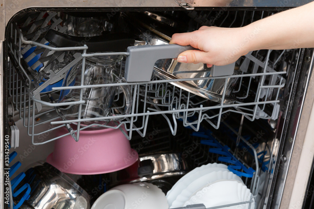 Operation of the dishwasher after the end of the cycle, i.e. removing