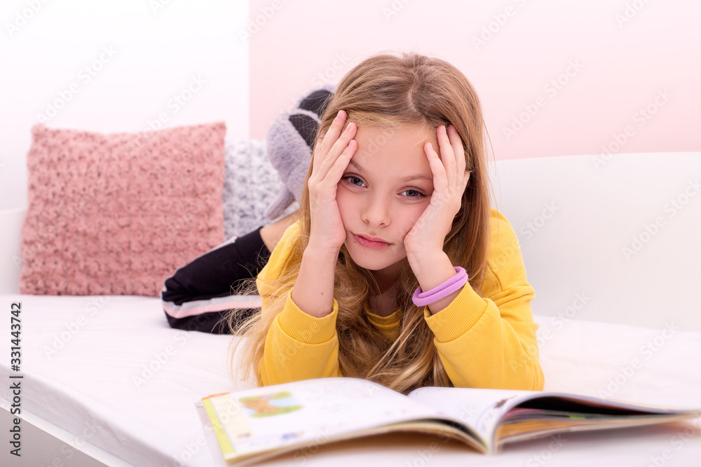 The girl learns at home The girl learns at home