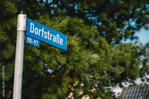 Straßenschild Dorfstraße 