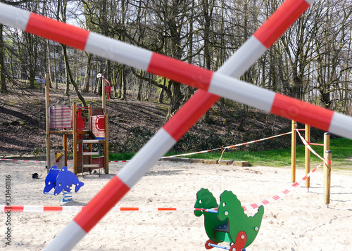 Gesperrter Spielplatz Coronavirus Regeln