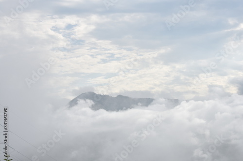 Nubes al amanecer