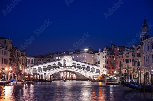 The famous Rialto bridge in Venice, Italy during the night © corofisch