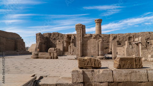 Cuadro en lienzo Edfu is the site of the Ptolemaic Temple of Horus and an ancient settlement