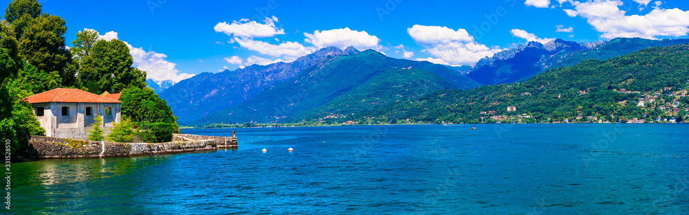 Naklejka premium Idyllic nature scenery - beautiful lake Lago Maggiore in northern Italy, Lombardia