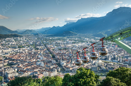 Cable car over Grenoble © NosamA