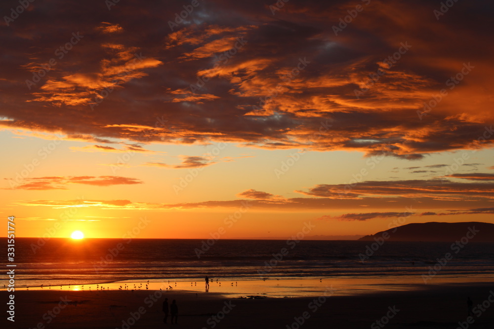Fototapeta premium sunset over sea