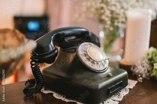 Altes Telefon mit Wählscheibe photo