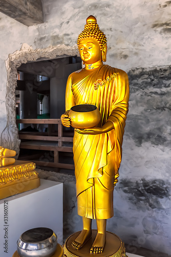 Obraz na płótnie Wednesday Morning Buddha Pose - Pang Umbat w salonie