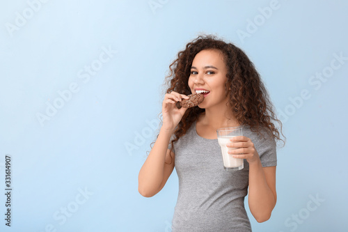 Young pregnant African-Amer...