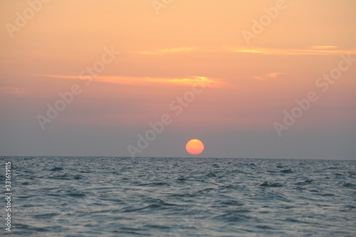 Fototapeta Naklejka Na Ścianę i Meble -  sunset sul mare - italia Tramonto