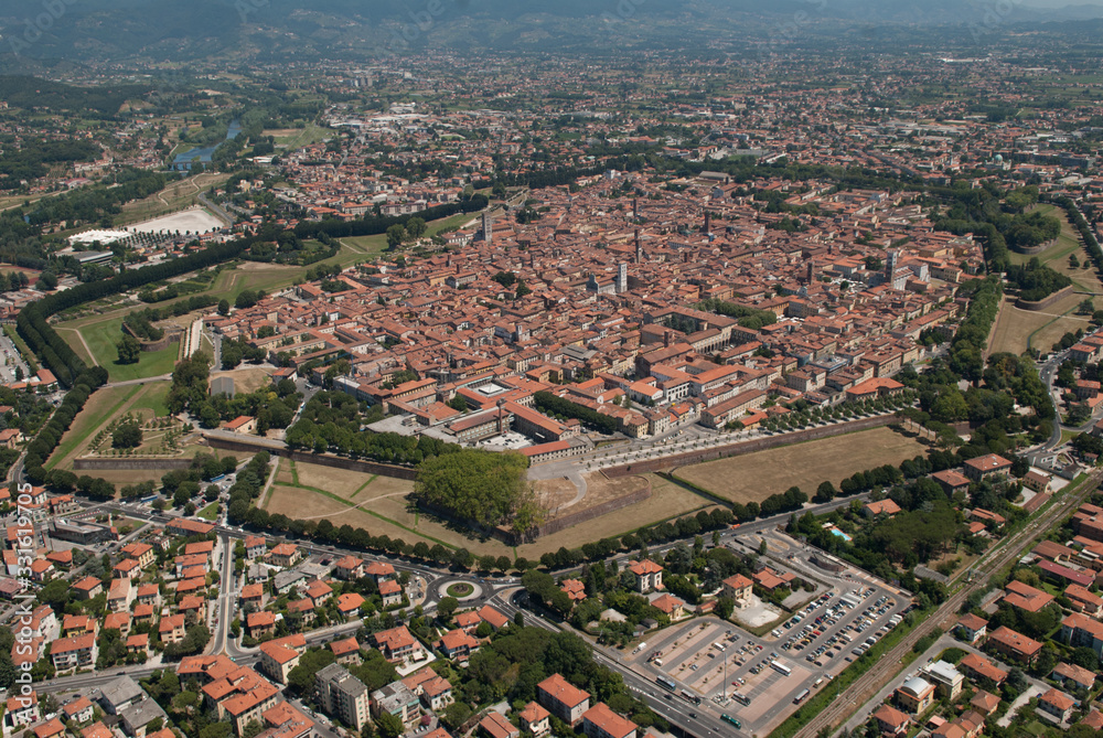 Lucca dall'alto Toscana Italia - obrazy, fototapety, plakaty 