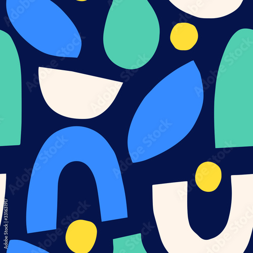 Beautiful elegant texture with big abstract shapes. Vector seamless pattern in geometrical style. 