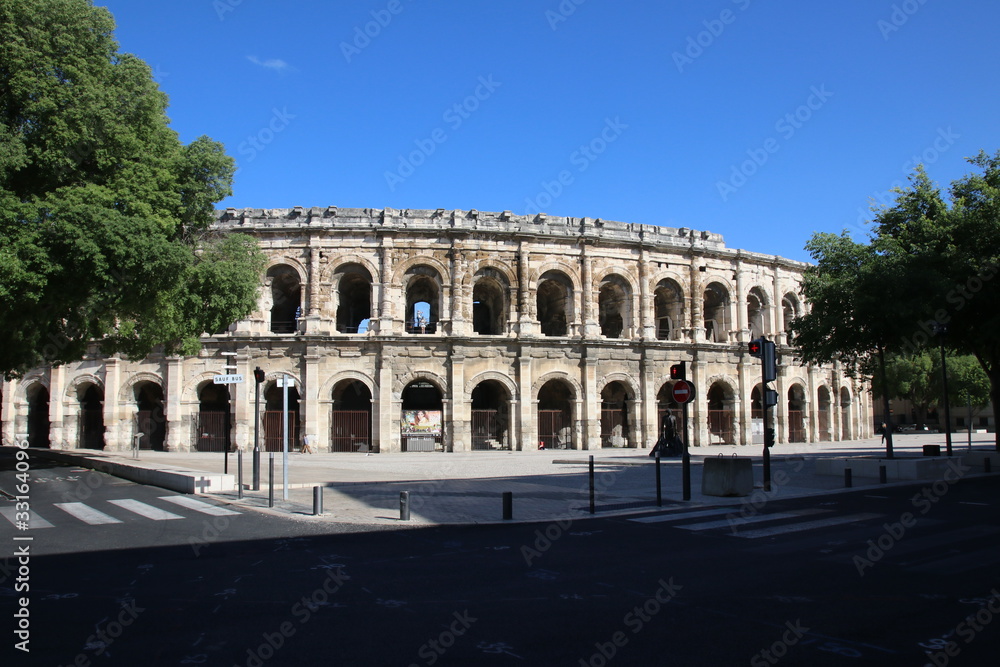 Historisches Amphittheater im südfranzösischen Avignon