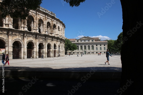 Historisches Amphittheater im südfranzösischen Avignon photo