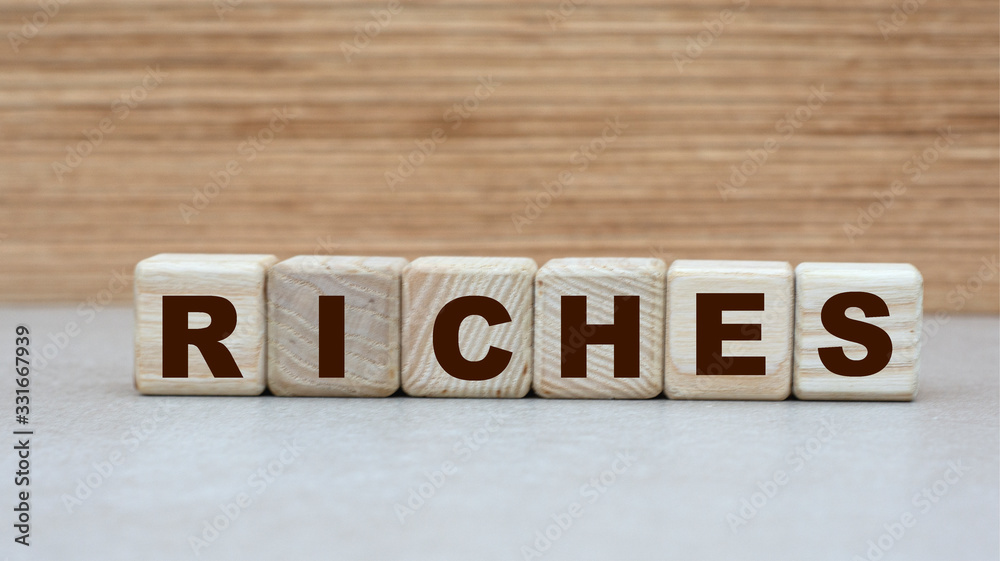 Obraz premium concept of the word to define on cubes on a light wooden background