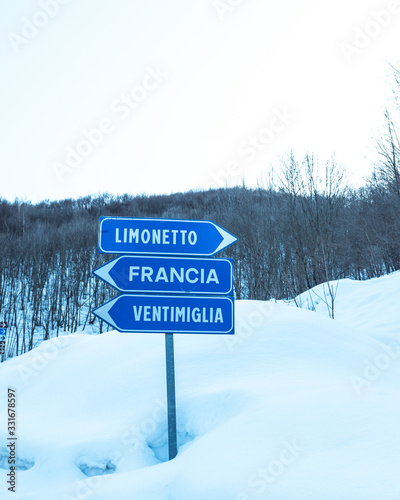 sign in winter forest © PaulPetyt