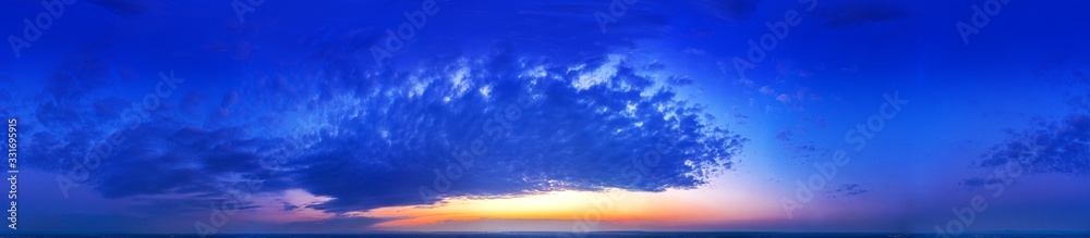 Obraz premium 360° x 180° aerial skypano