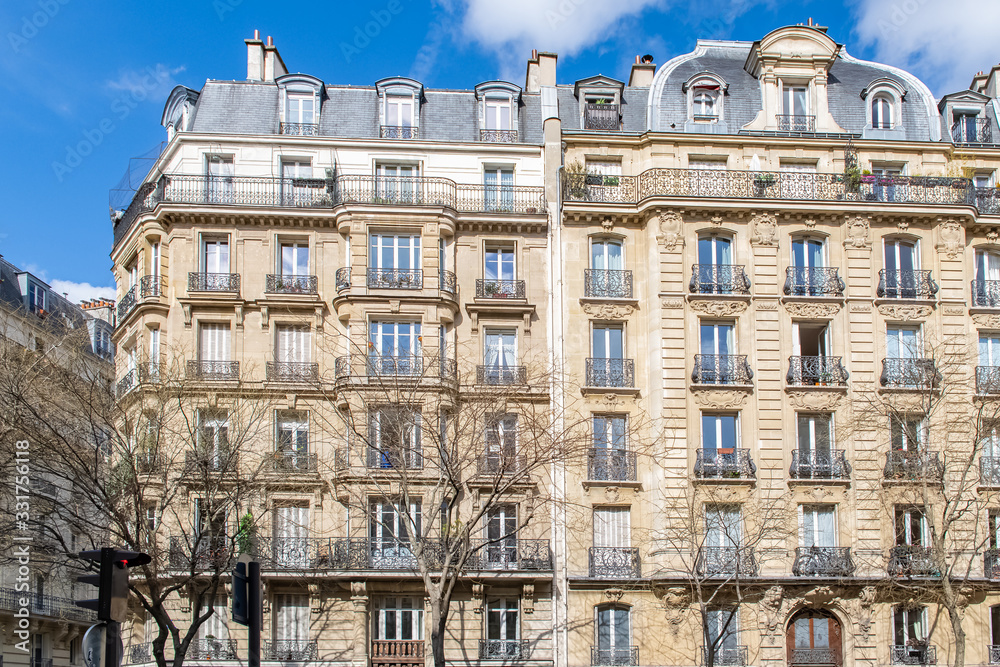 Fototapeta premium Paris, typical buildings in Montmartre, beautiful facades