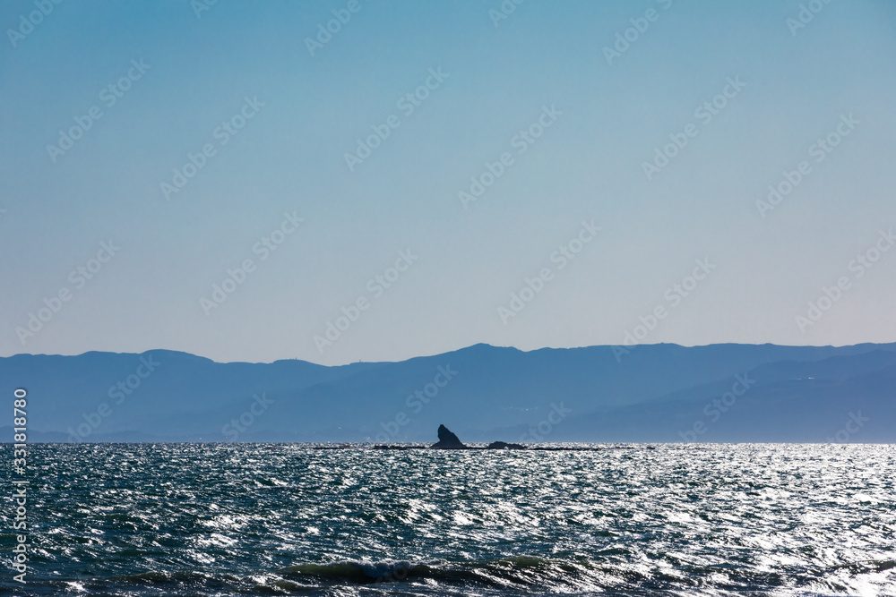 Obraz premium (神奈川県ー風景)辻堂から望む烏帽子岩2