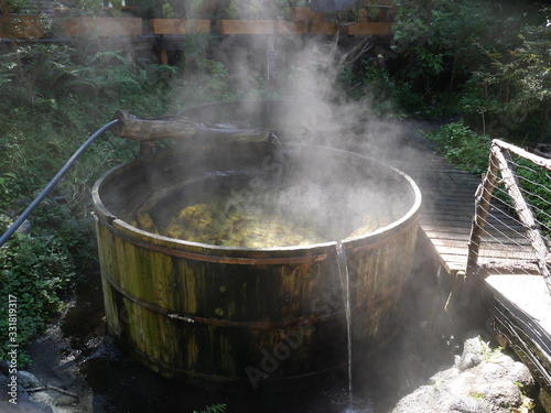 Aguas Calientes Termales en Tinaja de Madera