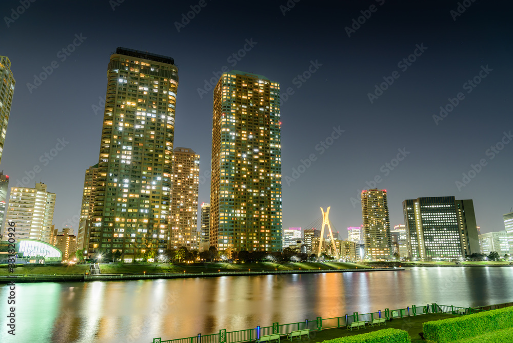 Obraz premium 東京の高層マンション郡
