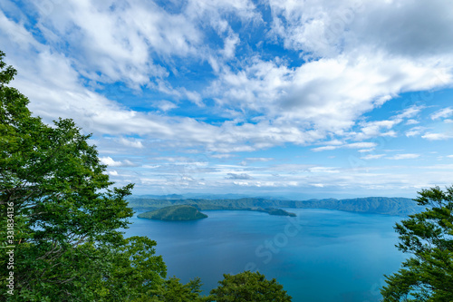 【青森県十和田湖】御鼻部山から眺める初夏の十和田湖
