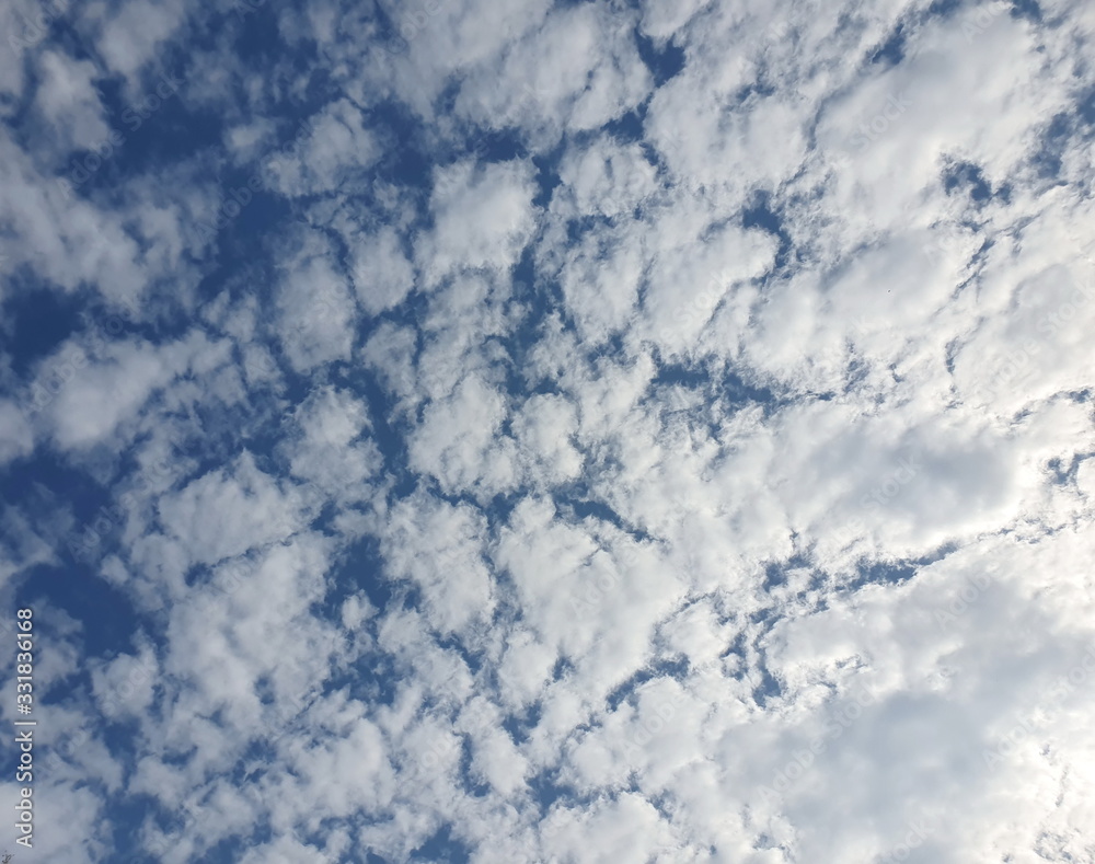 The blue sky and white clouds are natural beauty. The blue sky and white clouds are natural beauty.