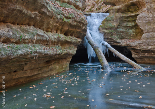 560-74 Kaskaskia Trunks Falls