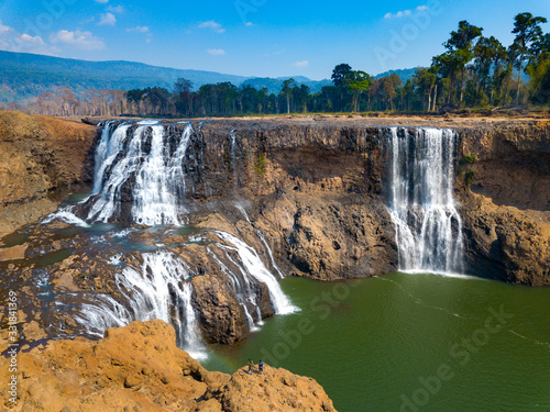 Slika na platnu Se Pong Lai waterfall in summer