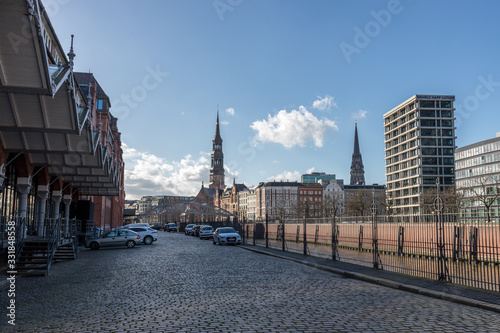 Gepflasterte Strasse in der Speicherstadt in Hamburg