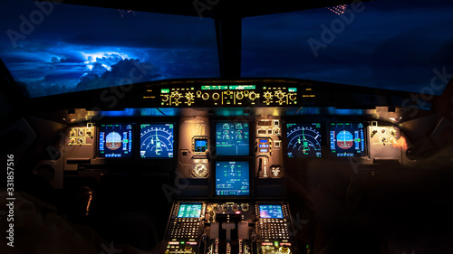 Fotografia Lightning from the flightdeck of an Airbus A320