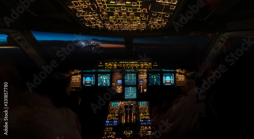 Fotografia Lightning from the flightdeck of an Airbus A320